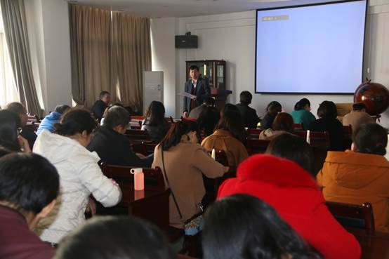 说明: C:\Users\CHXGB\Desktop\20181123韩国a片
学习贯彻中国工会十七大精神\IMG_8031.JPG