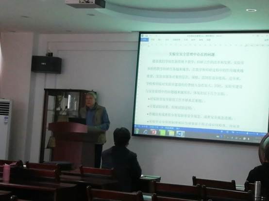 说明: C:\Users\CHXGB\Desktop\规范实验室安全管理—韩国a片
积极推进文明校园建设\刘建康.jpg